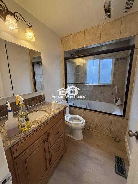 Building Photo - 318 E Oakland Ave