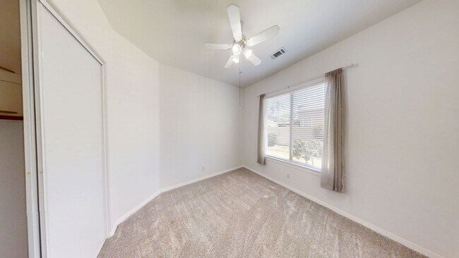 Building Photo - Beautiful 4 Bedroom Family Home