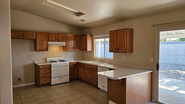 Building Photo - 1404 N Fulgham St