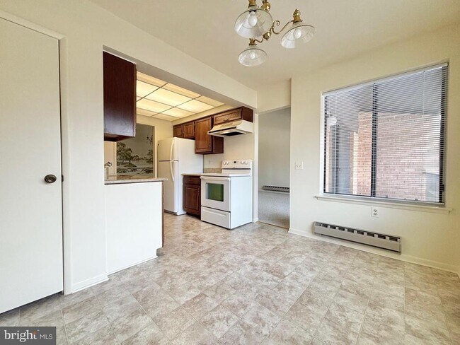 Building Photo - 15316 Pine Orchard Dr