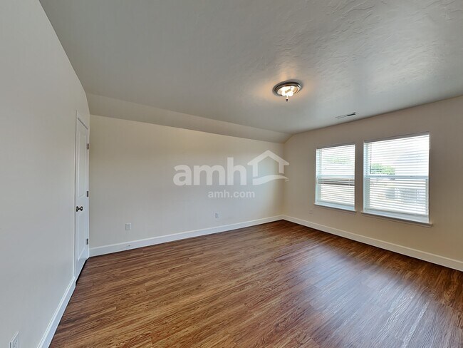 Building Photo - 1519 S Horton St