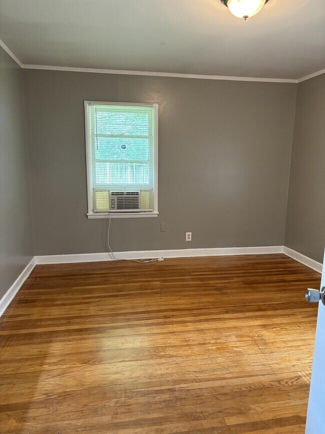 Building Photo - 4923 Parkside Ave
