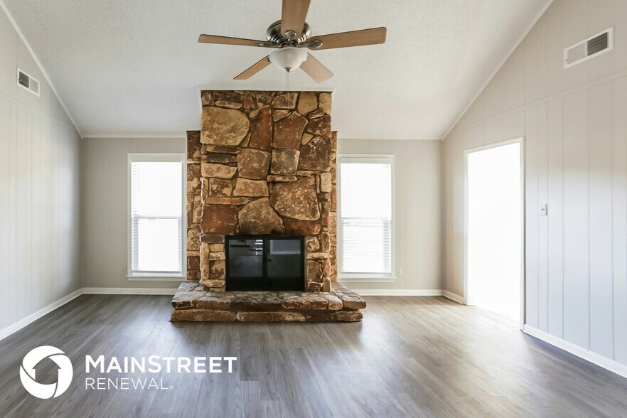 Building Photo - 4454 Westbury Dr