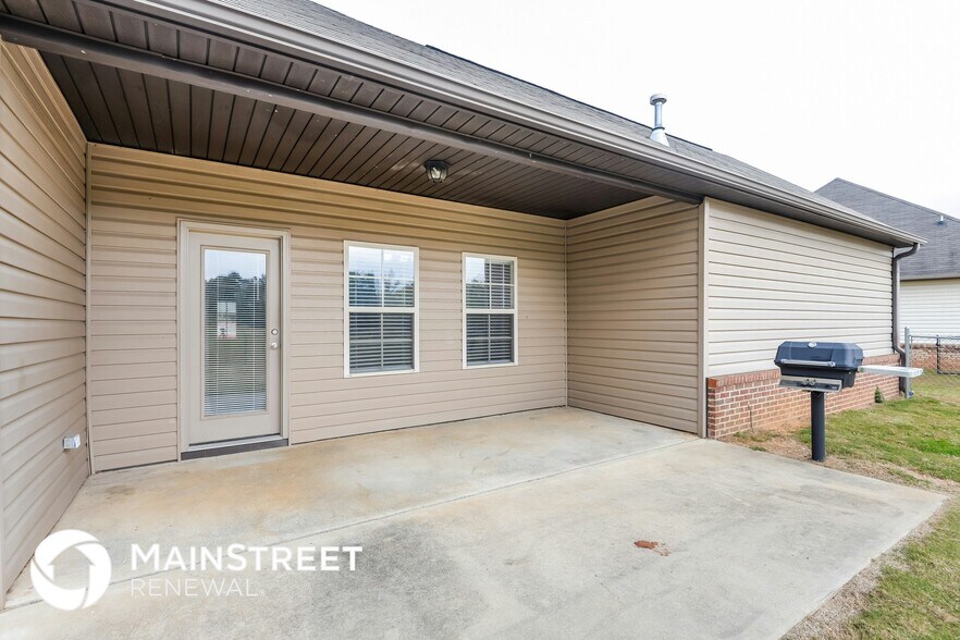 Building Photo - 45 Smith Glen Dr