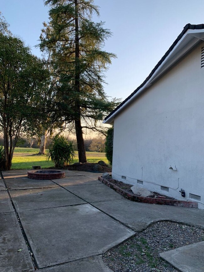 Building Photo - 4 bedroom 2 bath 2 car garage in Rocklin