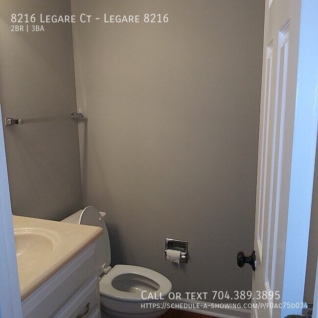 Building Photo - 8216 Legare Ct
