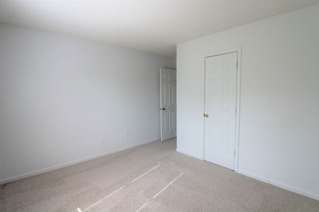 Building Photo - Charming 3-Bedroom Ranch Home in the Meriw...