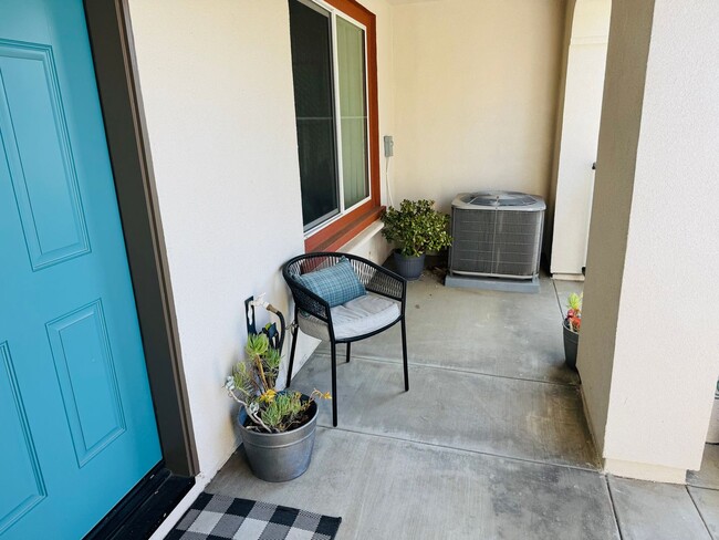 Building Photo - Experience Luxury Living With 4 Bedrooms o...