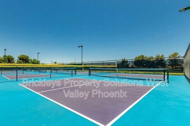 Building Photo - 18151 N Fiesta Dr