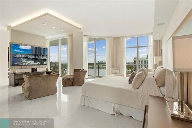 Building Photo - 17301 Biscayne Blvd