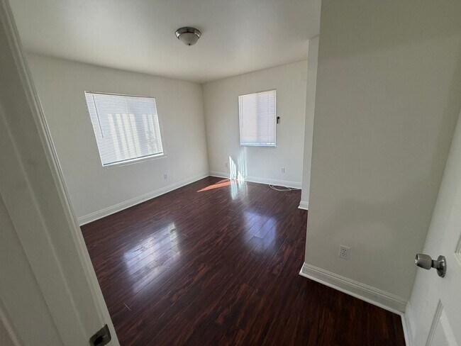 Building Photo - 79(633)