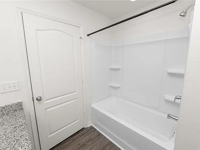 Building Photo - North Lakeland Rental Home!