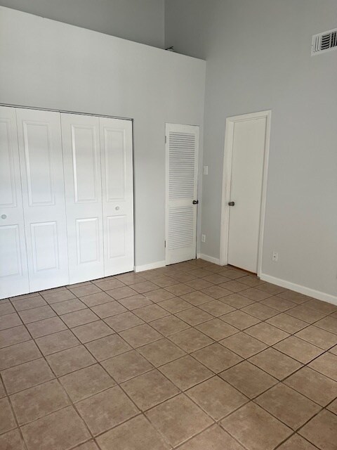 Building Photo - 12161 Armenia Gables Cir