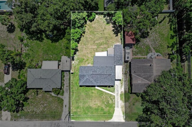 Building Photo - 2318 S Hubert Ave