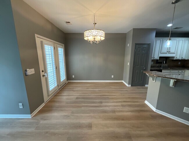 Building Photo - Immaculate 3 bedroom/2.5 bathroom in Tanner Woods!