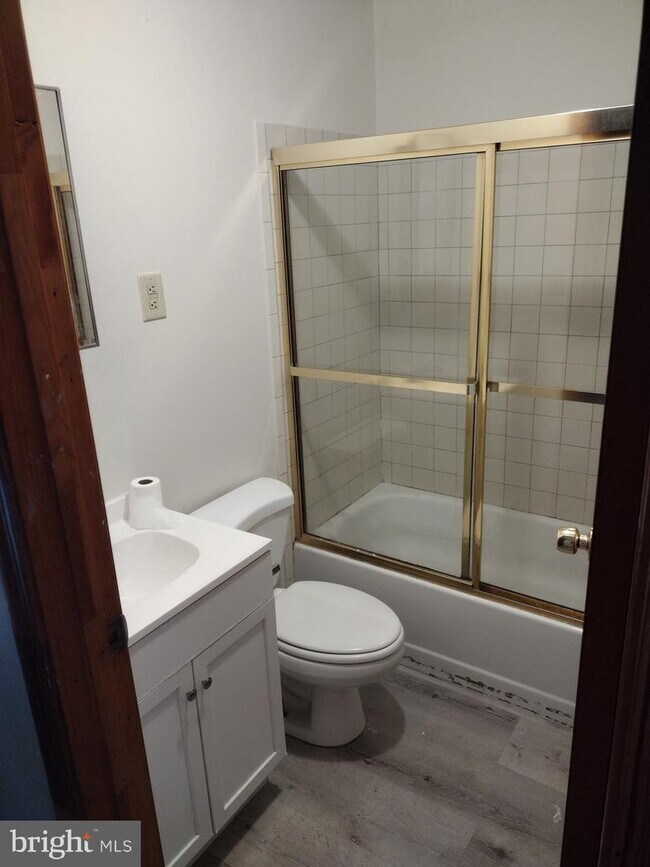 Building Photo - 2029 E Stella St