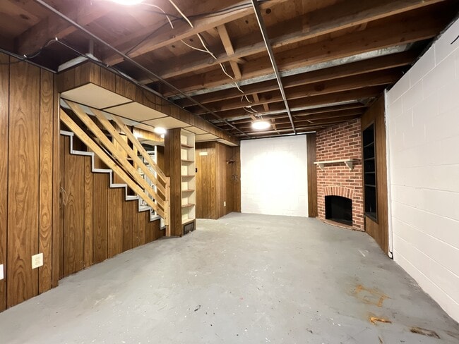 Building Photo - 2850 Indiana Ave
