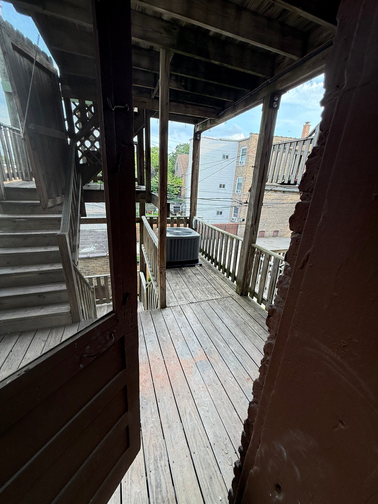 Deck - 1629 W Granville Ave