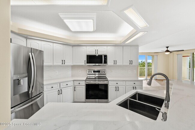 Building Photo - 821 Del Rio Way