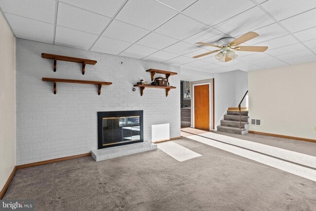 Building Photo - 18 Cobblestone Ln