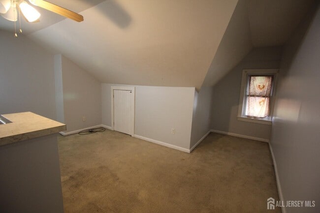 Building Photo - 417 Elmer St