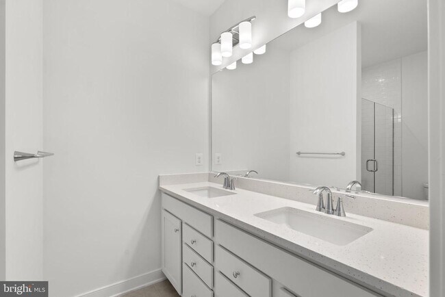 Building Photo - 1309 Bracken Ln