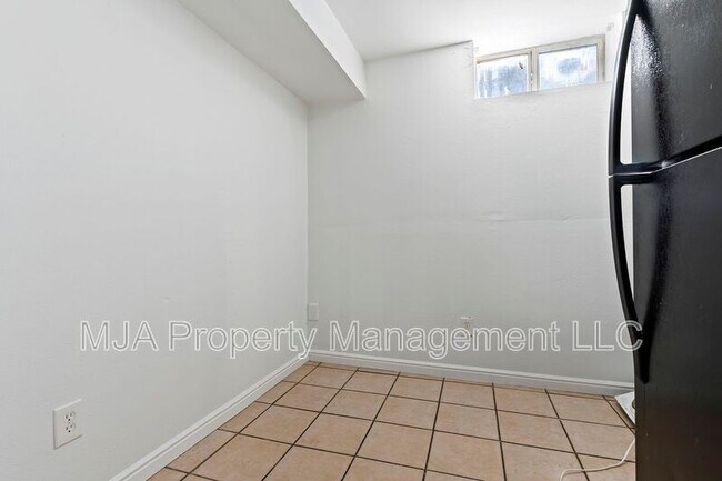 Building Photo - 443 Dorothea Way