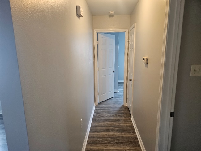 Building Photo - 4416 Rhodes Dr