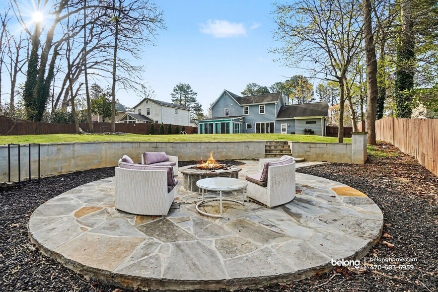 Building Photo - 1004 Natalie Ln SE