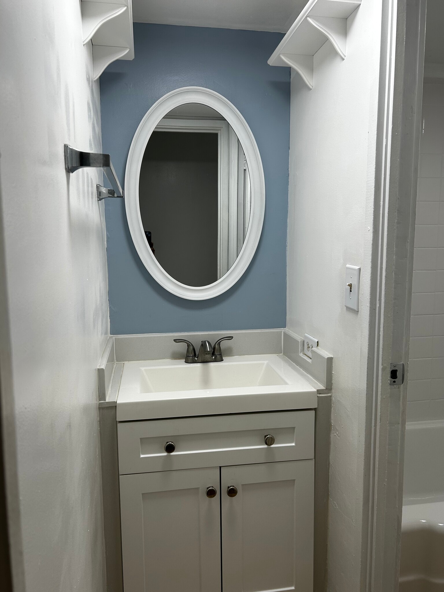 Vanity Area - 1690 Ala Moana Blvd