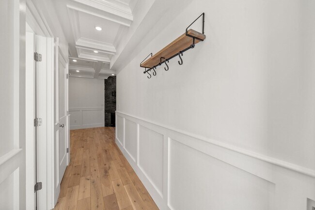 Building Photo - 36 Trull St