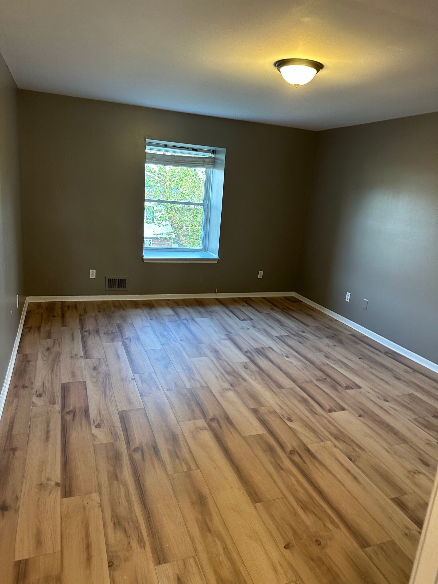 Building Photo - 31120 Hunters Dr