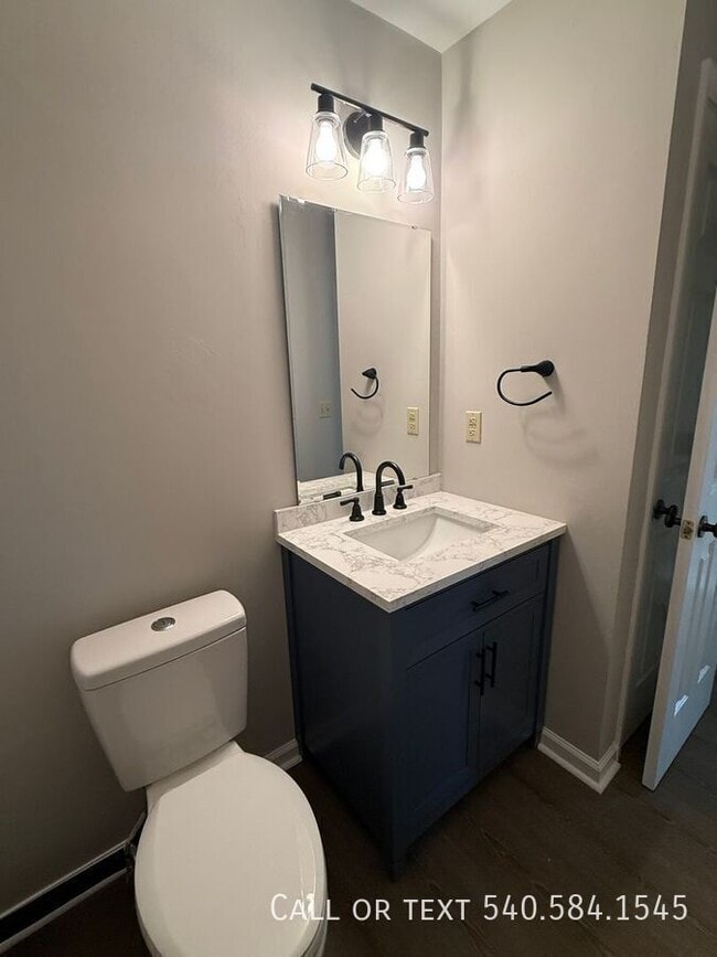 Building Photo - 5015 Pollyhill Ln