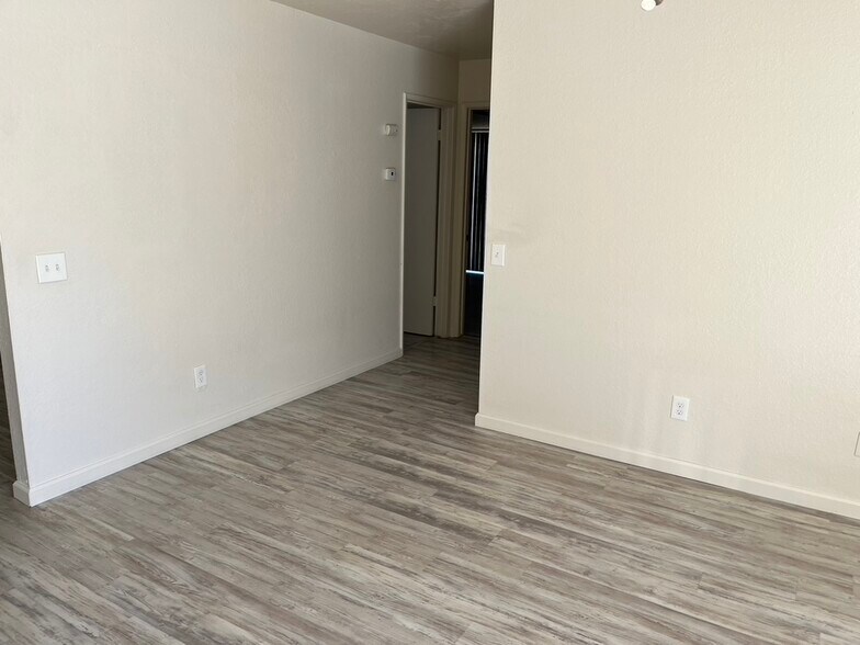 Building Photo - 14025 Smoketree St