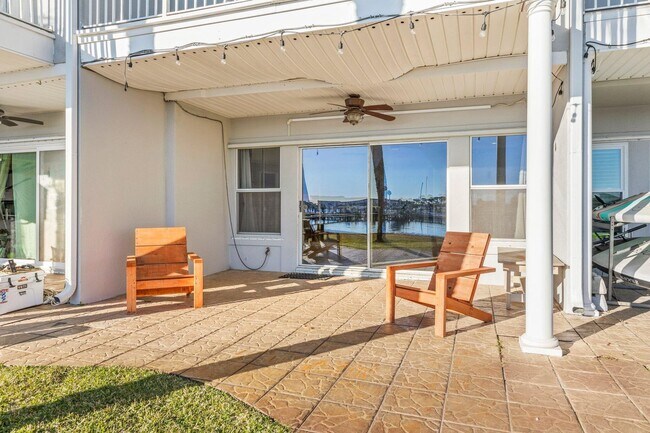 Building Photo - Brooks Landing