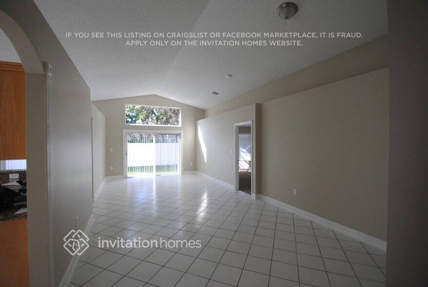 Building Photo - 2912 SW 174th Ave