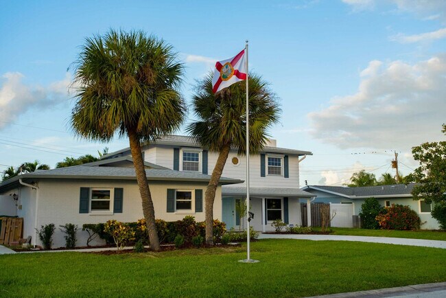 Building Photo - 366 W Osceola Ln