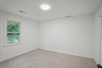 Building Photo - 2321 Queen Ann Rd