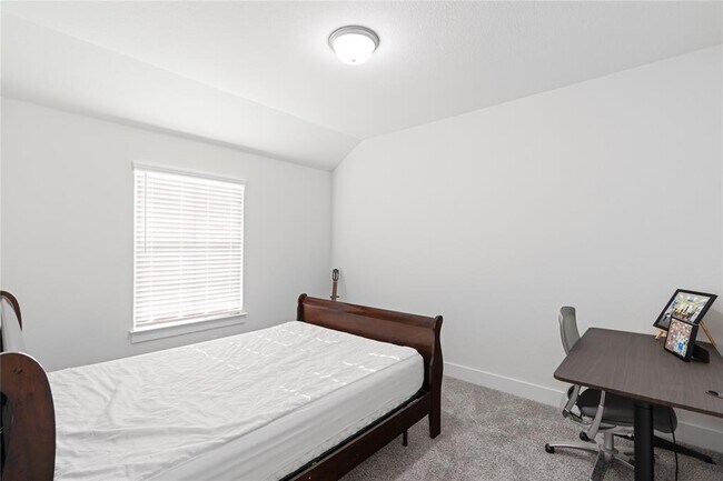 Building Photo - 3341 Catalina Cv