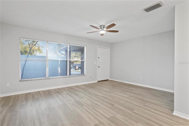 Building Photo - 5852 Shale Ct