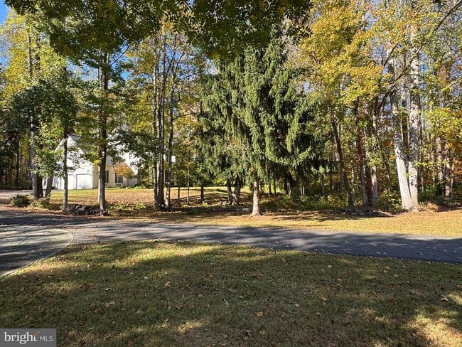 Building Photo - 5 Artillery Dr