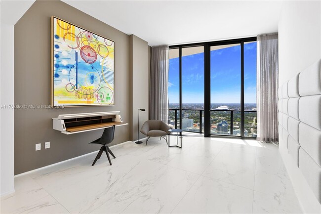 Building Photo - 1000 Biscayne Blvd