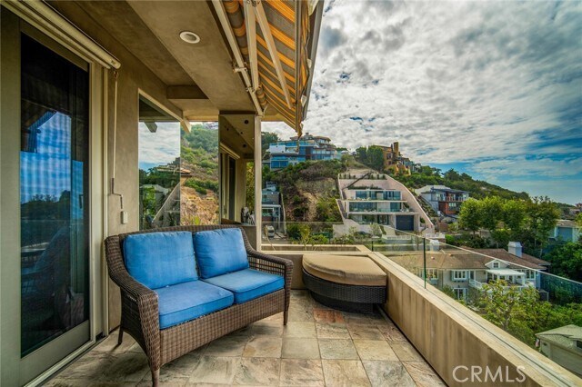Building Photo - 6 Pacific Vista
