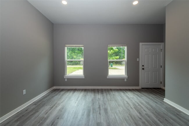 Building Photo - 519 Magnolia Point Dr