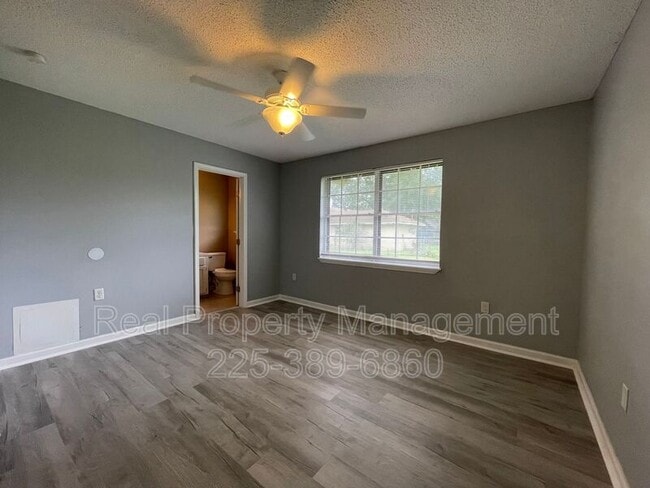 Building Photo - 15482 Patricia Dale Dr