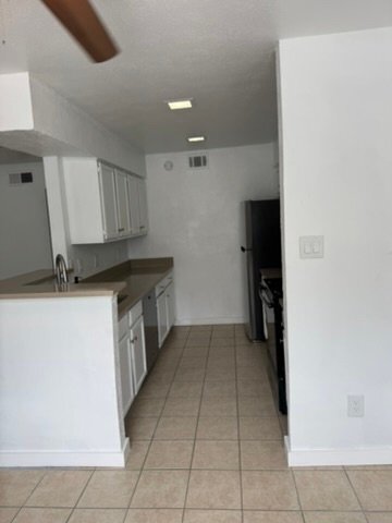 Building Photo - 5418 Lakeview Pkwy