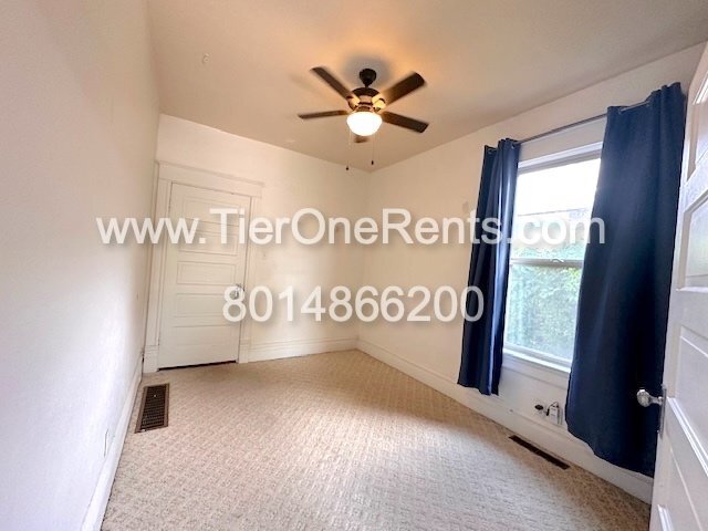 Building Photo - This property offers a NO DEPOSIT option available for qualified renters!