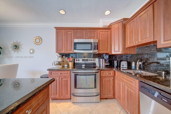 Building Photo - 5555 Ludlam Rd
