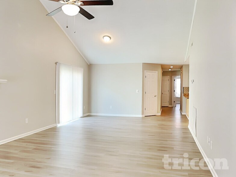 Building Photo - 113 Cobblestone Cir