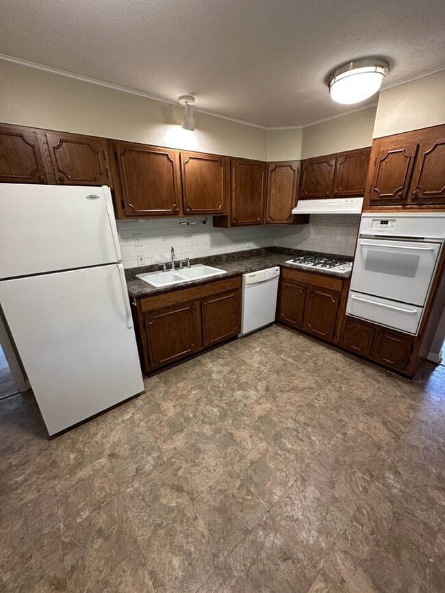 Building Photo - 5317 Coronado Dr